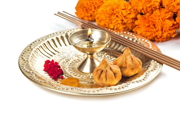 How to Remove Burnt Camphor Stains from your Puja Thali | Get Set Clean